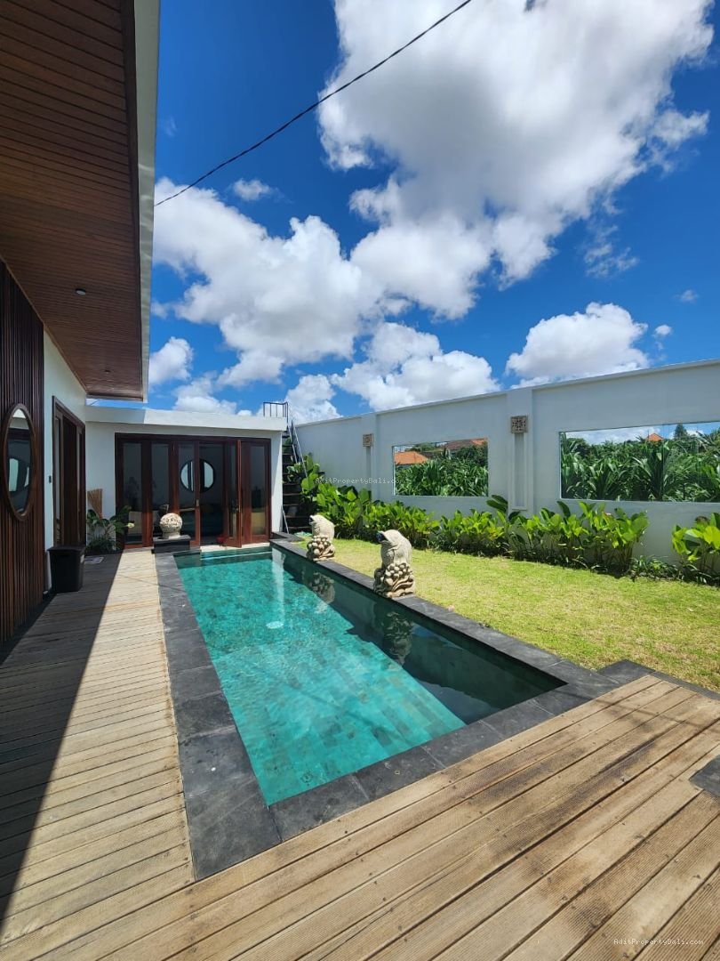 Villa kayu tulang utara canggu