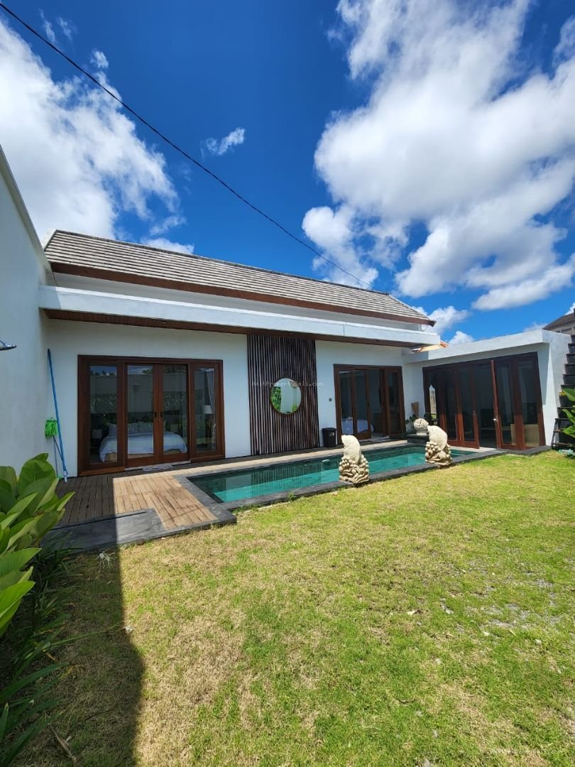 Villa kayu tulang utara canggu