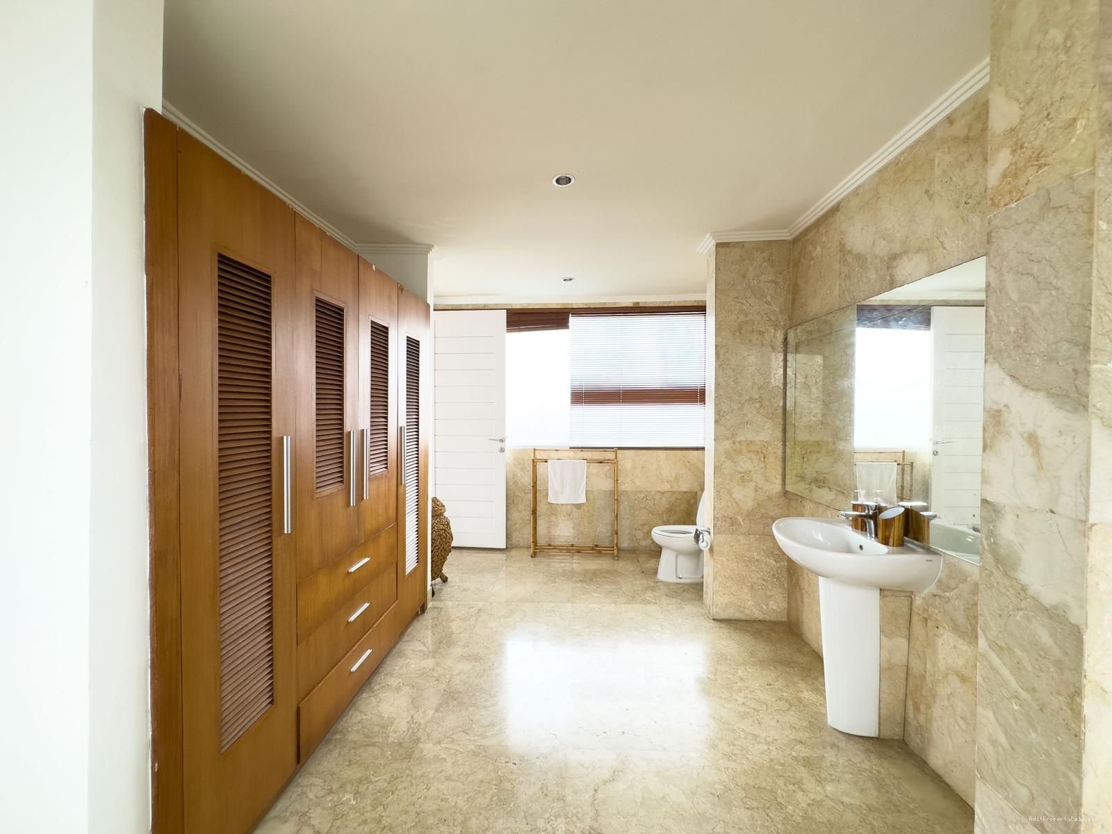 Villa Murah kayu tulang utara canggu