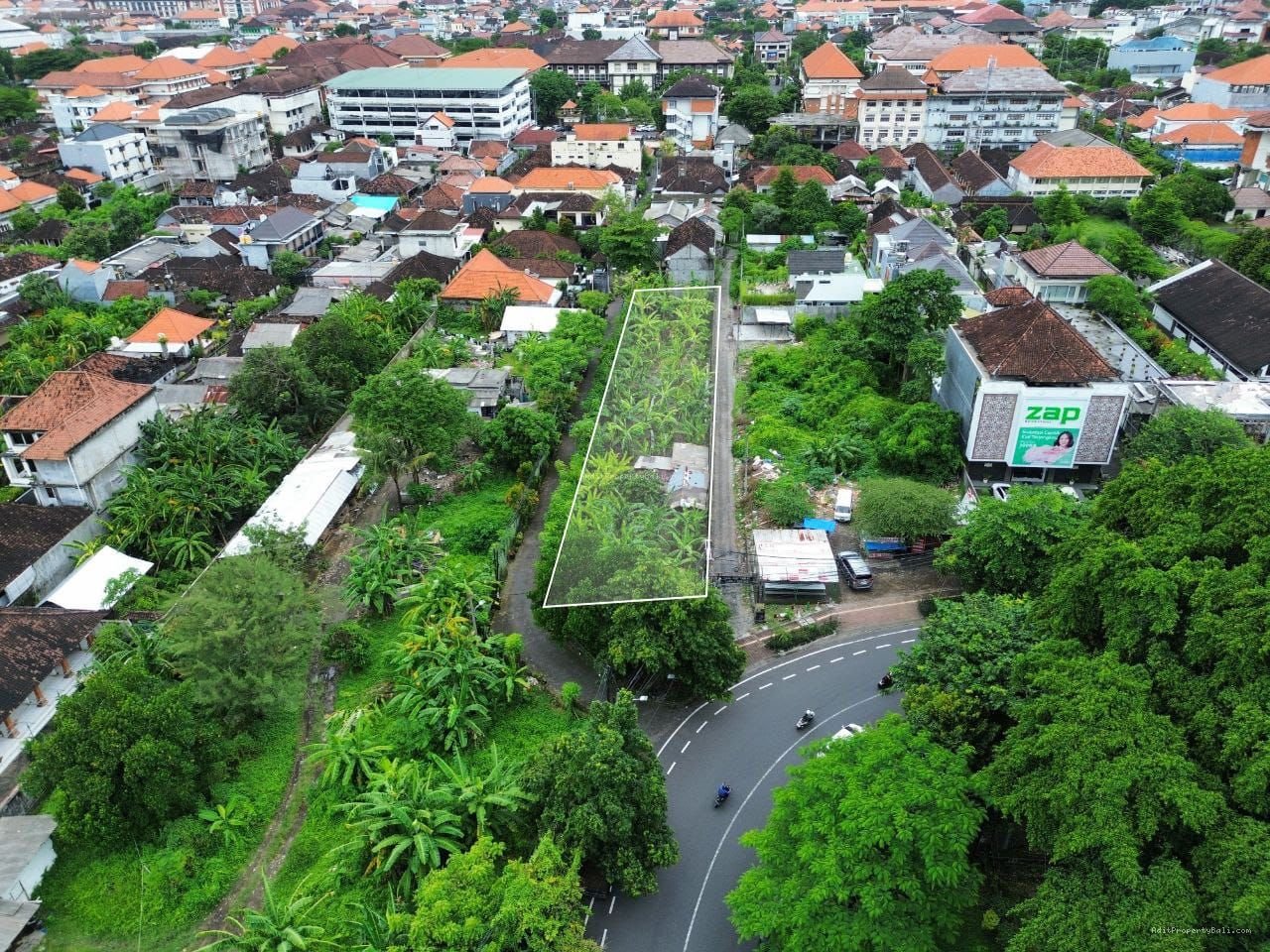 Tanah raya puputan renon