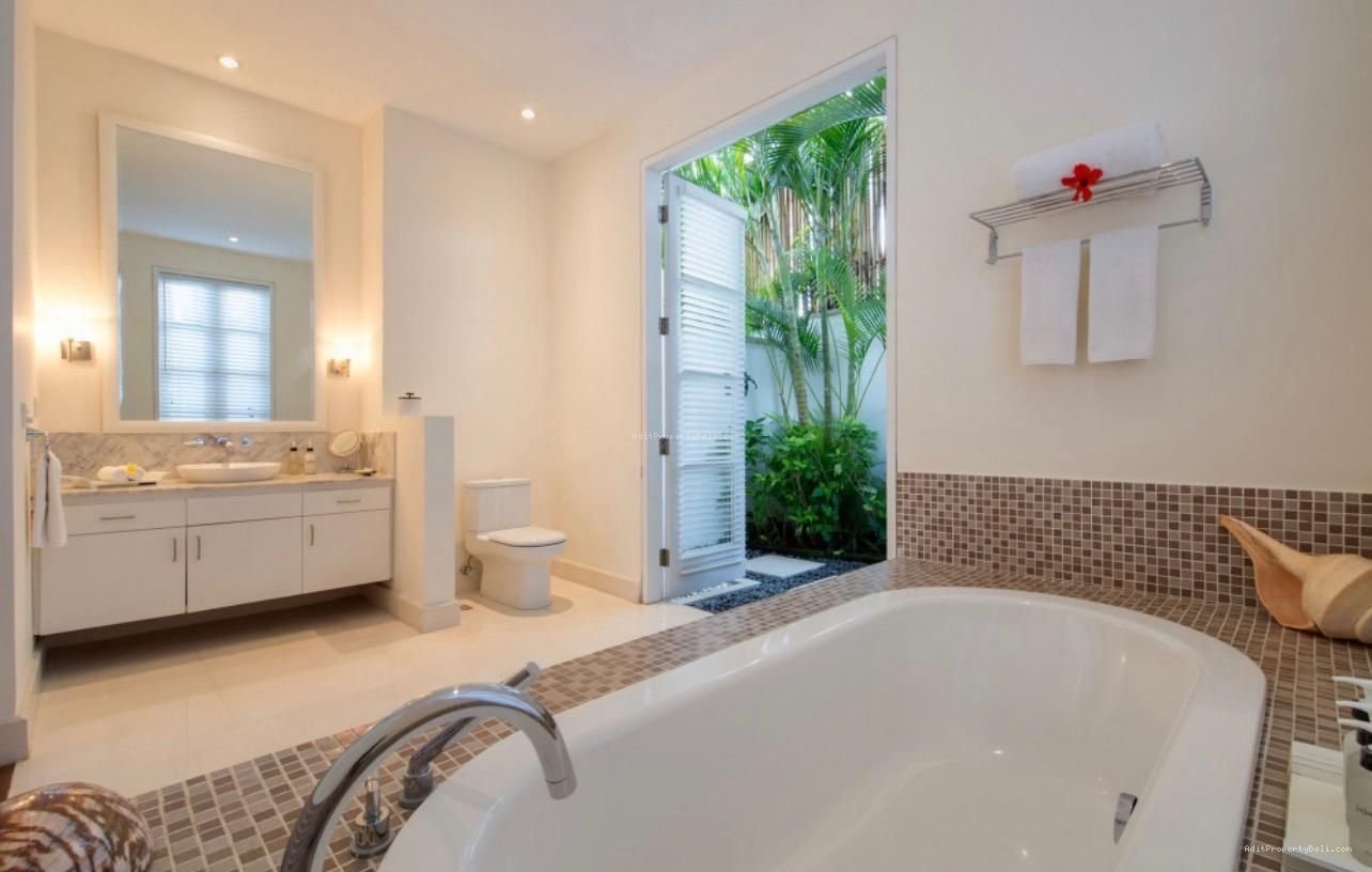 Villa Kayu Aya Seminyak Bali