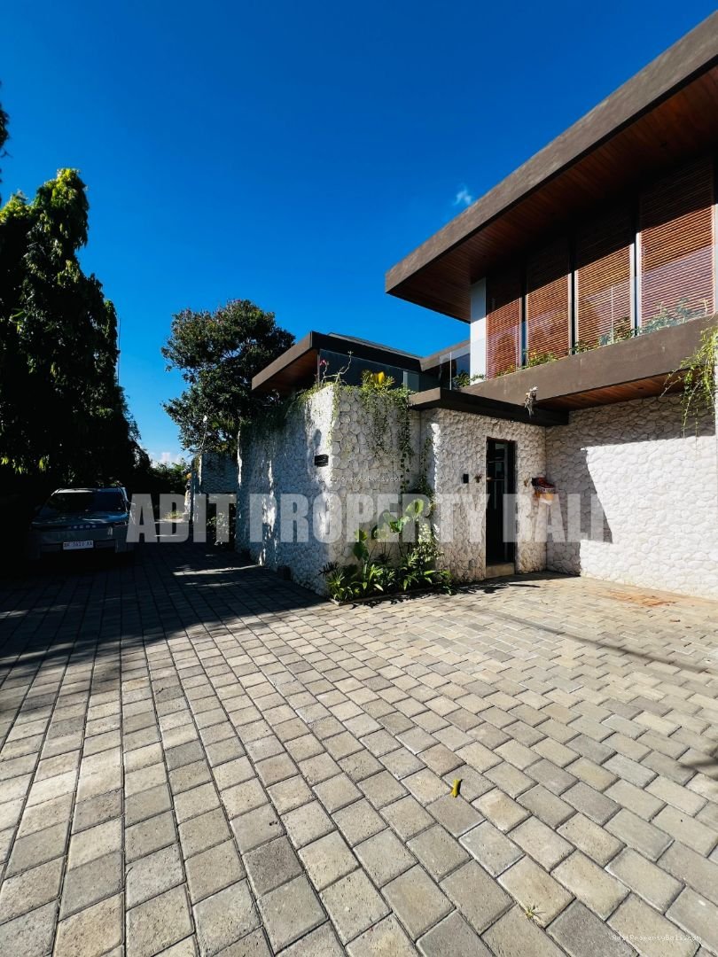 Villa Sunset Road Kuta Badung Bali