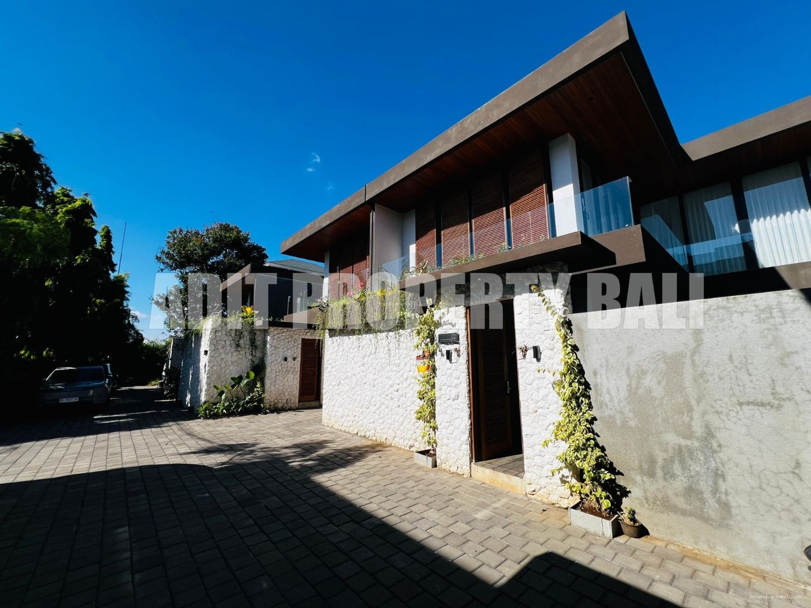 Villa Sunset Road Kuta Bali