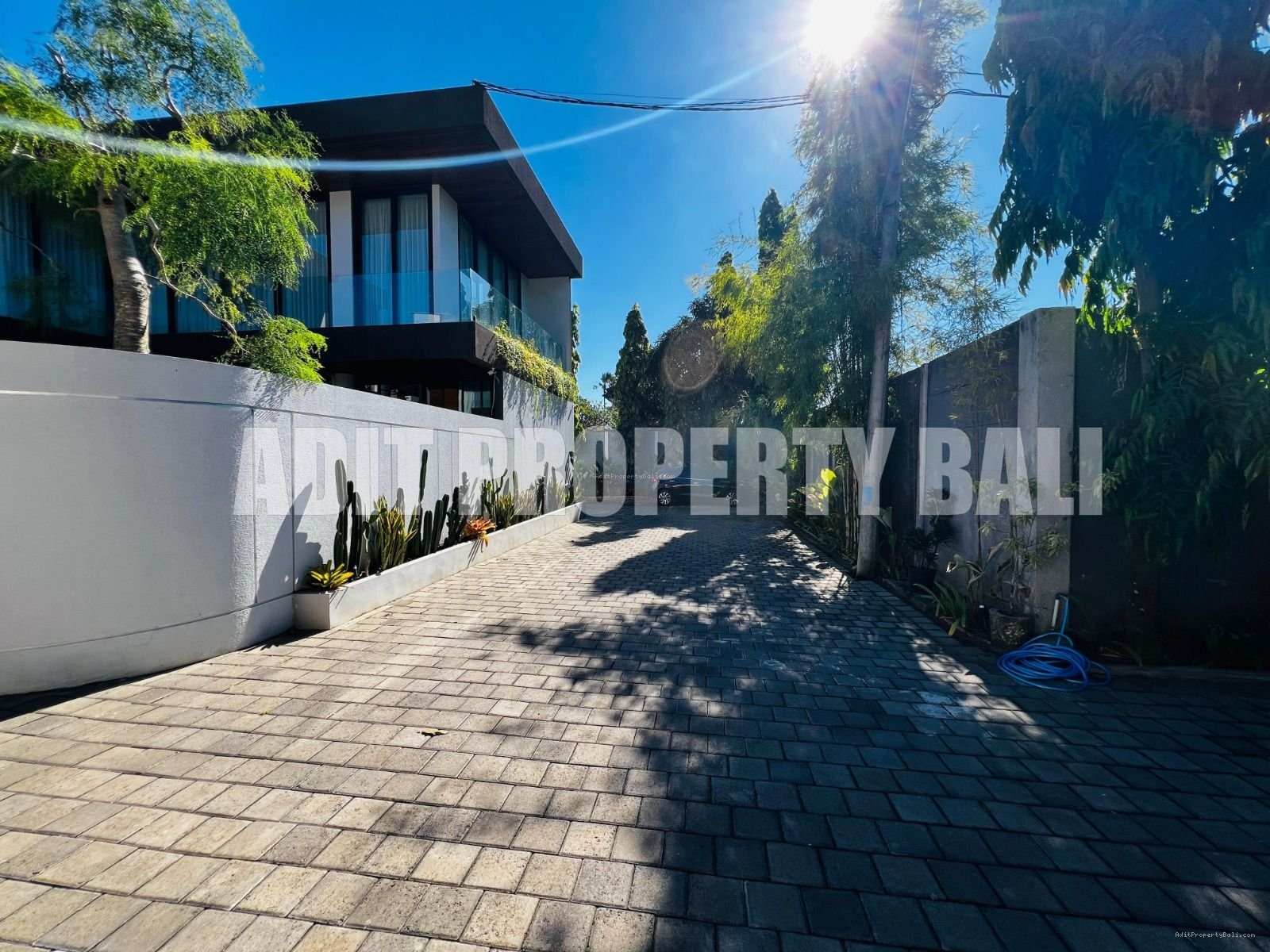 Villa Sunset Road Kuta Bali