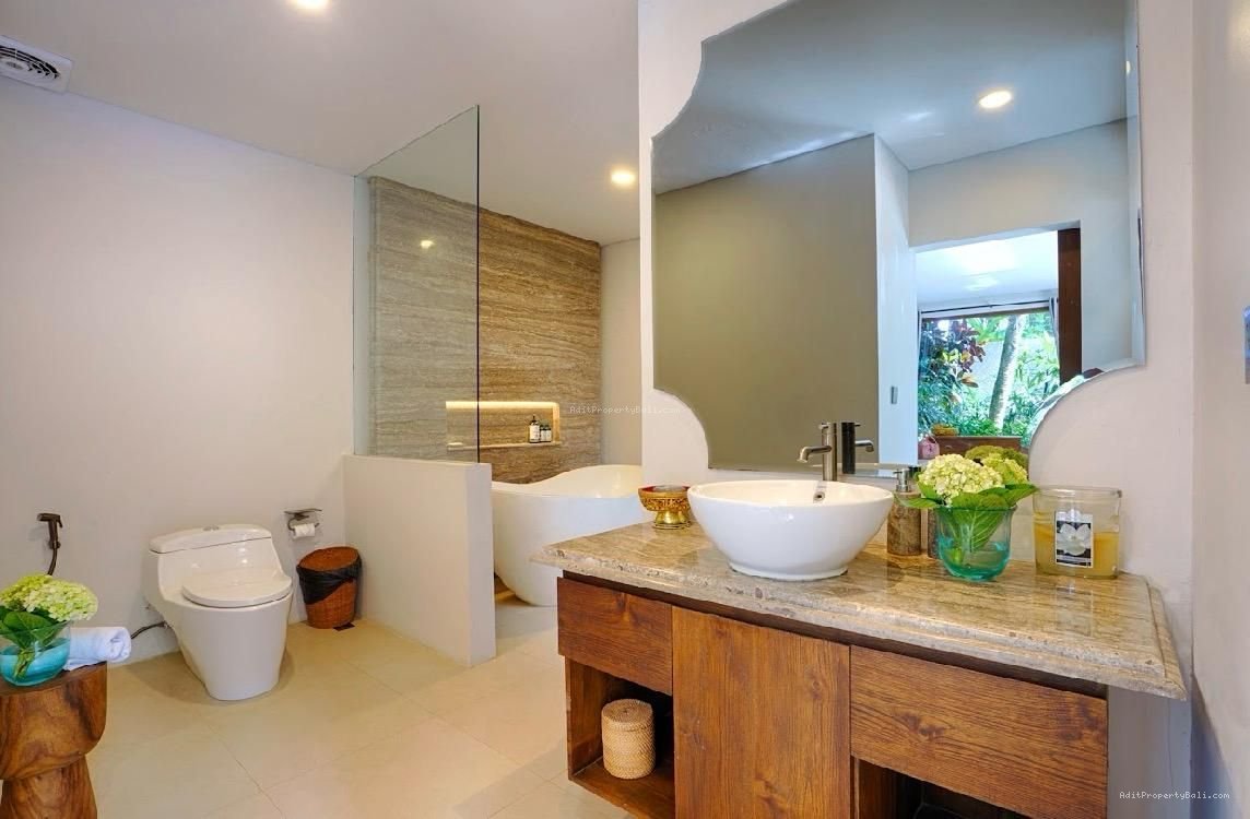 Villa Pantai Nyanyi Kediri Tabanan Bali