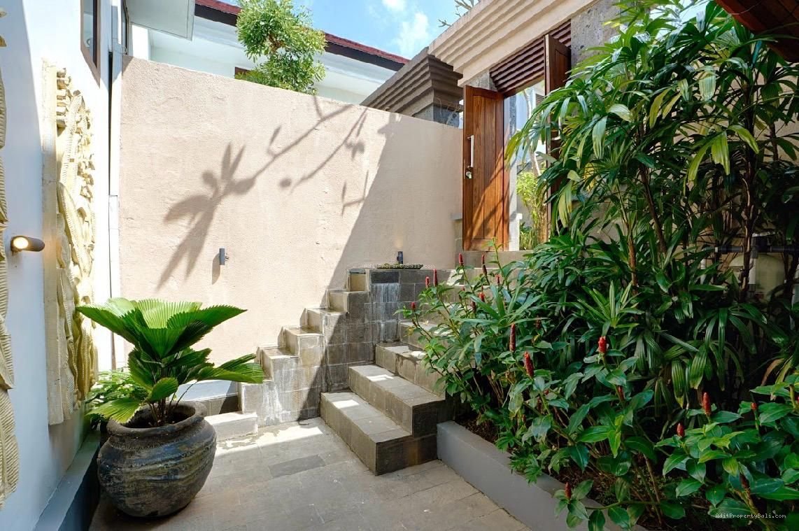 Villa Pantai Nyanyi Kediri Tabanan Bali