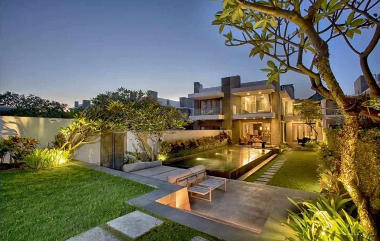 Villa tepi pantai keramas gianyar