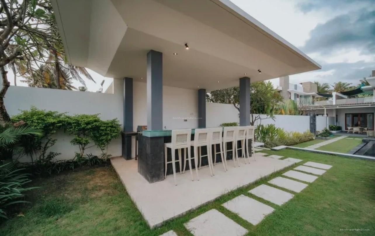 Villa tepi pantai keramas gianyar