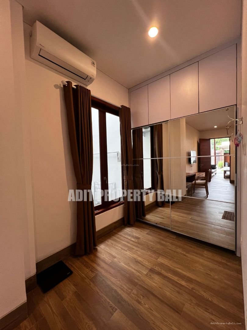 Villa Modern Taman Sari Kerobokan Bali