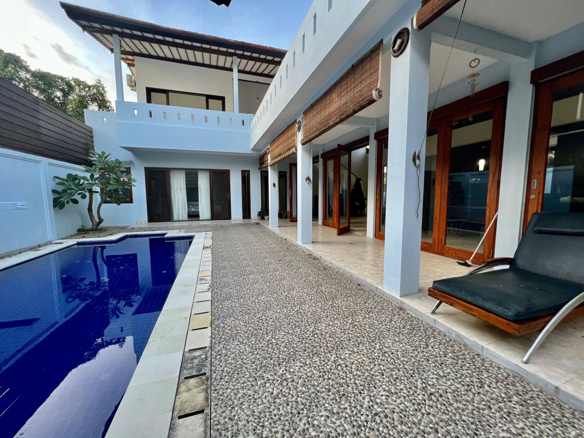 Rumah 2 Lantai Beranda Mumbul Nusa Dua Bali
