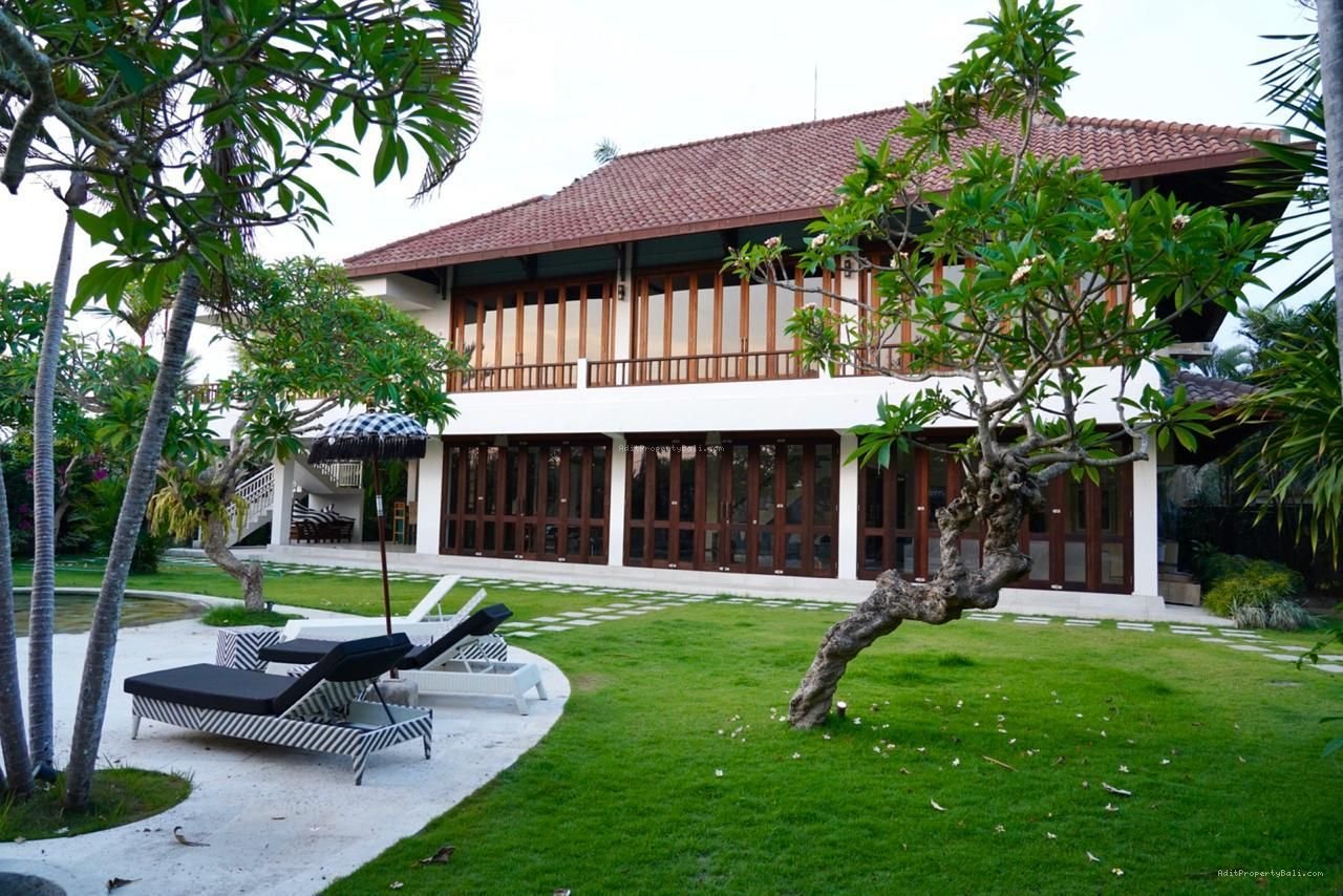 Villa Bumbak Umalas Kerobokan Badung Bali