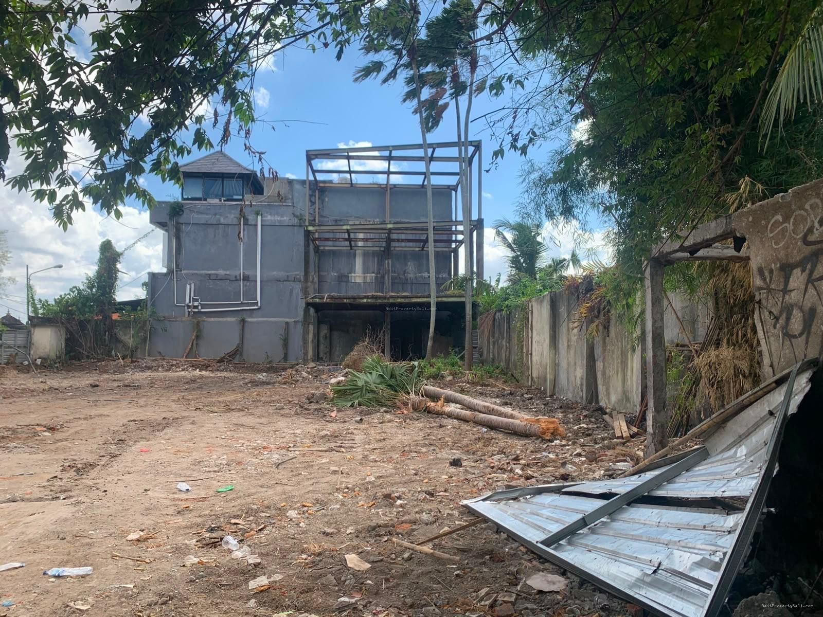 Tanah Raya batubelig kerobokan bali
