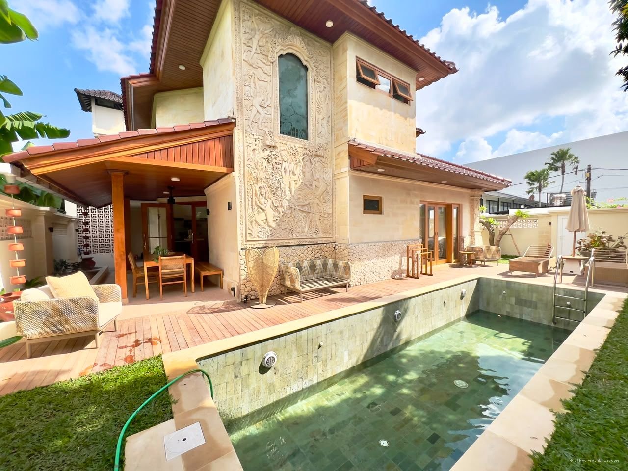 Villa mertanadi kerobokan badung