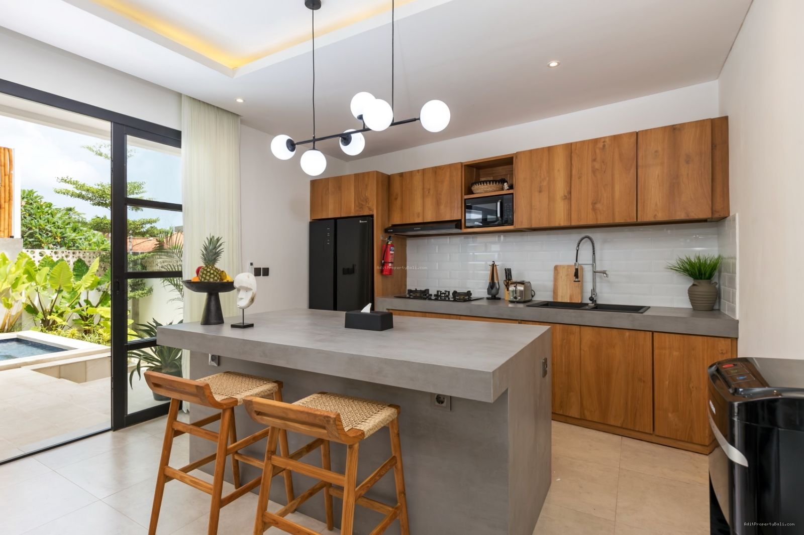 Villa modern tumbak bayuh pererenan