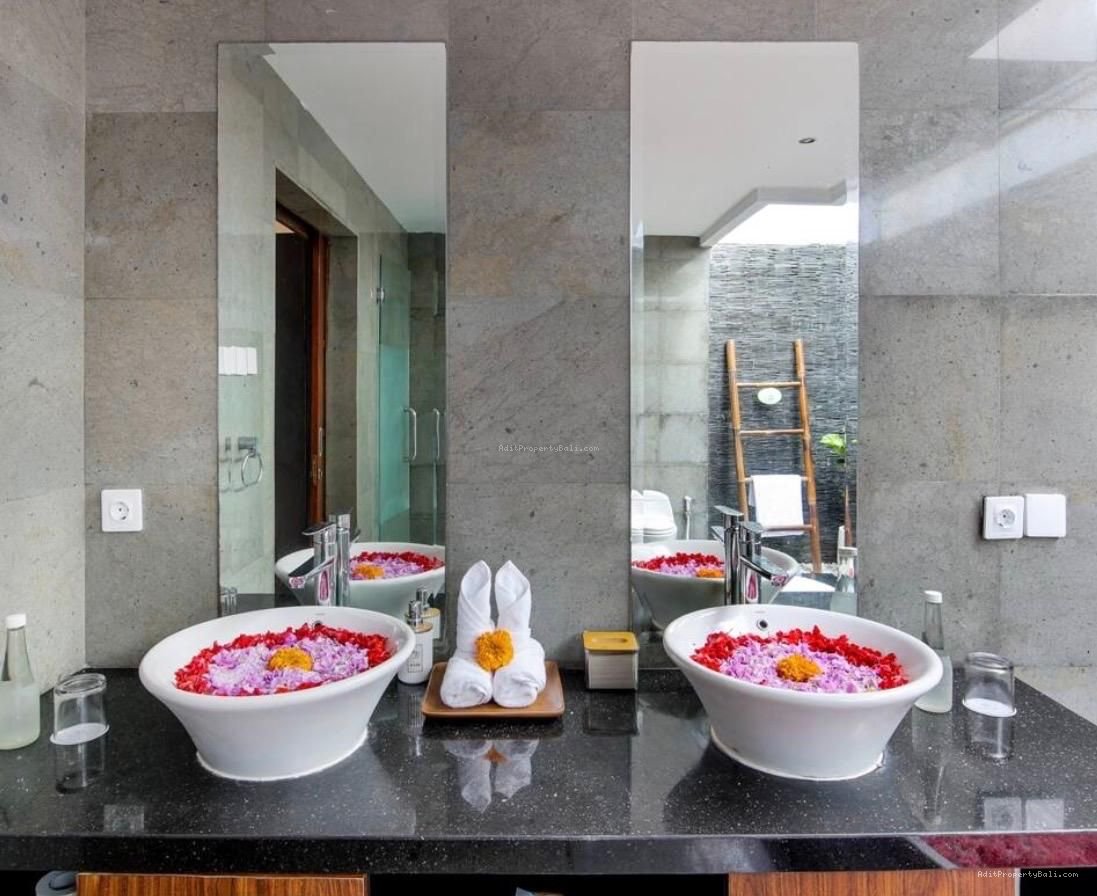 Villa modern kunti seminyak bali