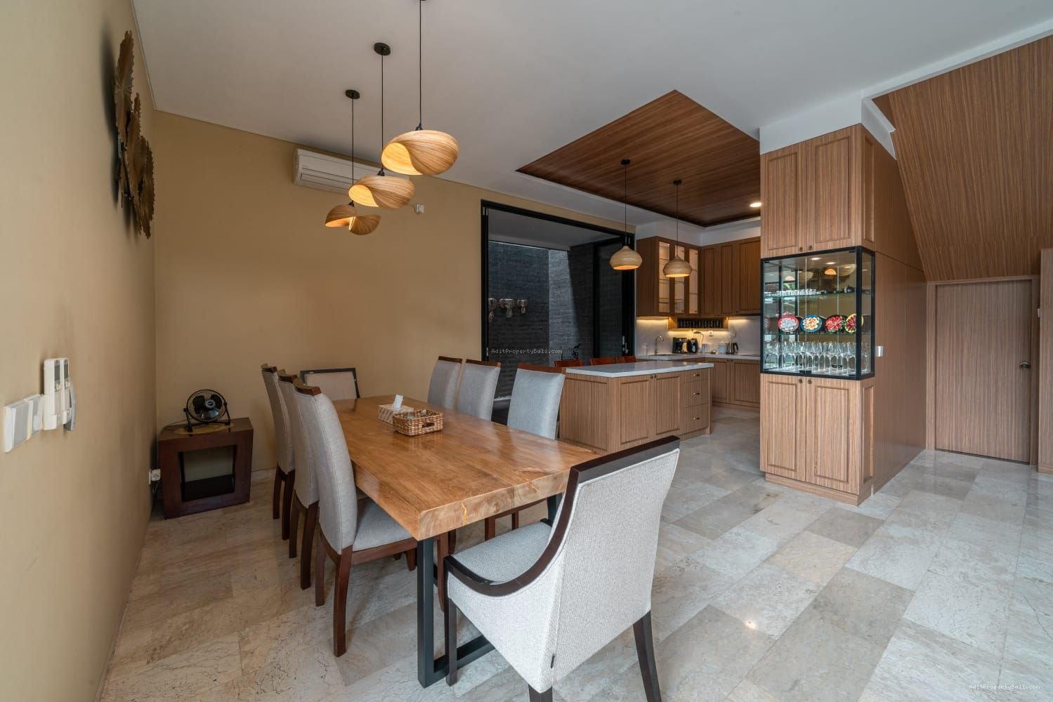 Villa modern semer kerobokan bali