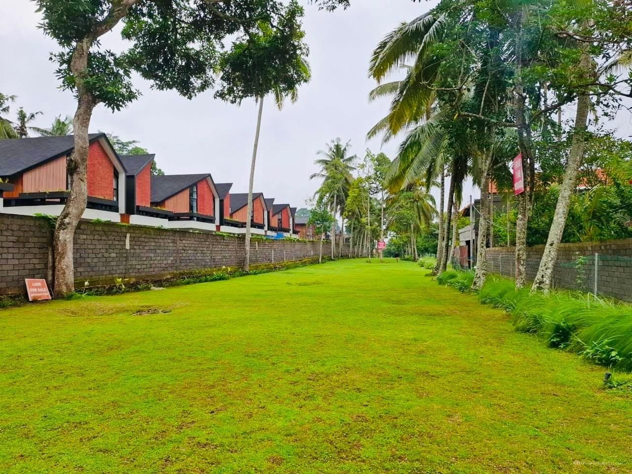 Tanah kedewatan ubud