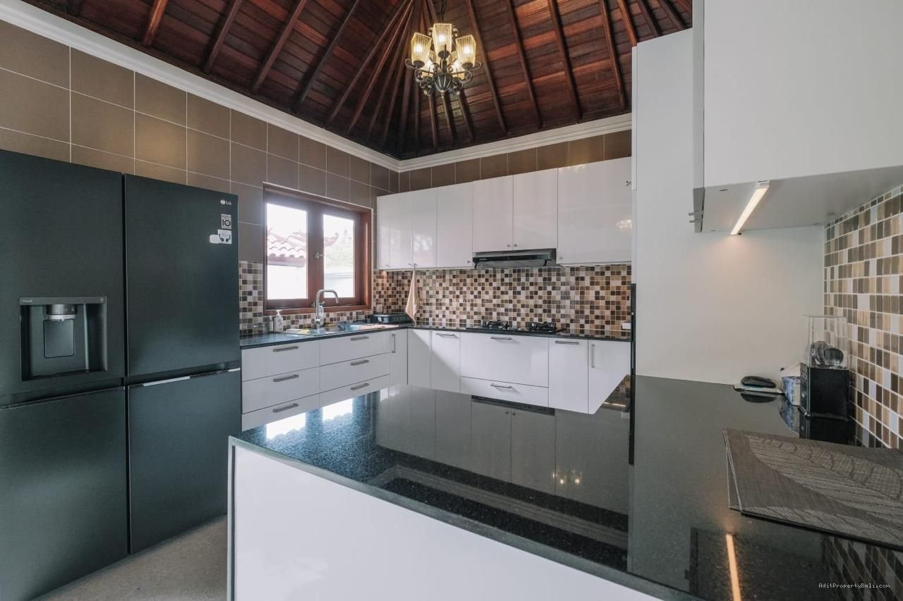 Villa modern pantai berawa canggu bali