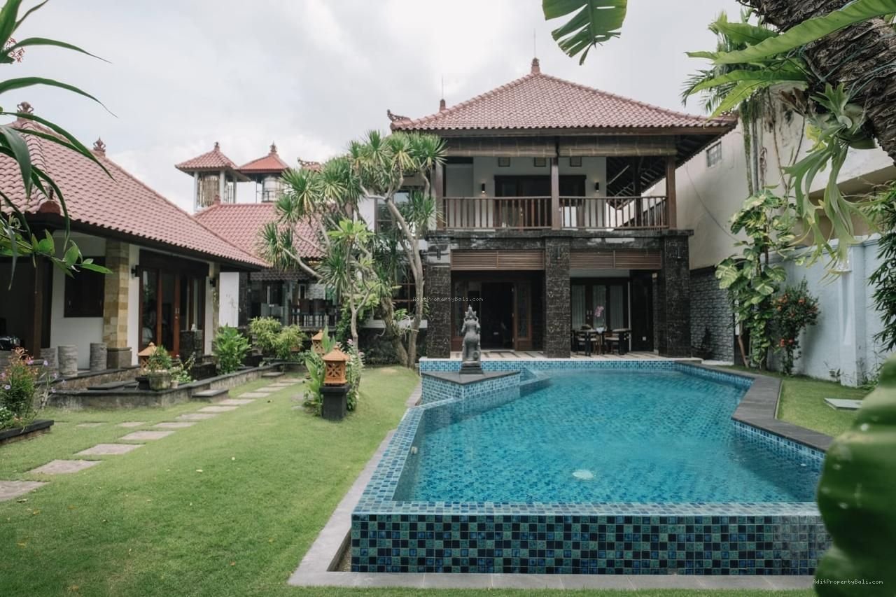 Villa modern pantai berawa canggu bali
